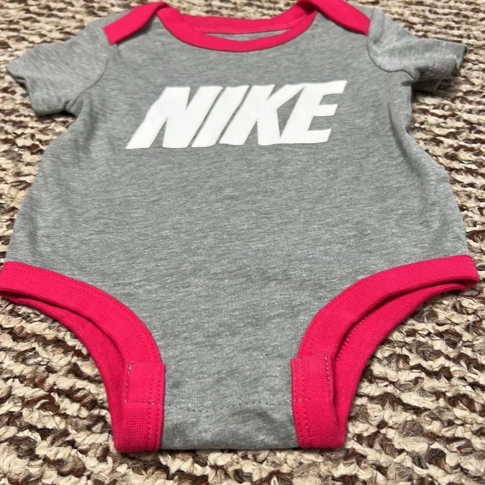 ‎Nike